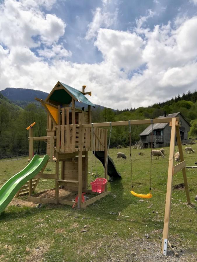 Les Chalets De La Foret D'Issaux Osse-en-Aspe Exteriér fotografie